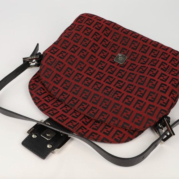 Fendi Baguette - Picture 7 of 9